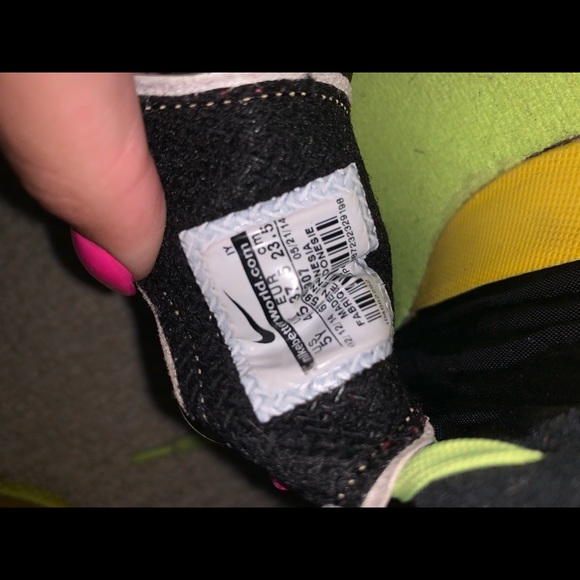 Nike Indoor Soccer Shoes - Picture 3 of 3